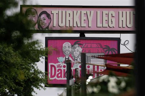 Turkey Leg Hut owner blames demise of restaurant。